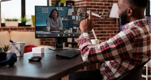 VasyERP’s employee giving live problem-solving one on one session